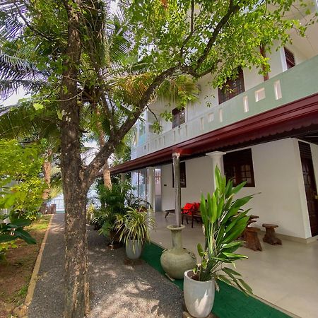 Villa Araliya Hikkaduwa Buitenkant foto