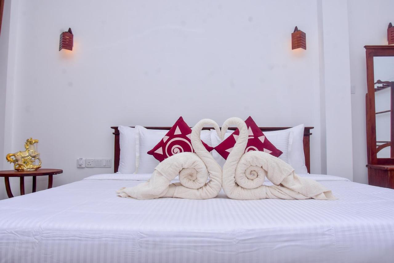 Villa Araliya Hikkaduwa Buitenkant foto