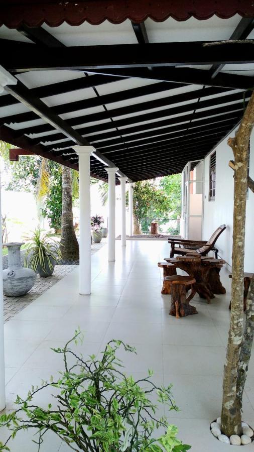 Villa Araliya Hikkaduwa Buitenkant foto