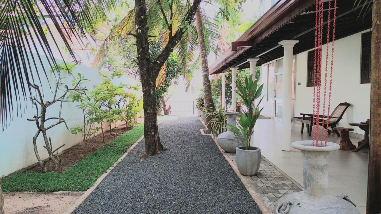 Villa Araliya Hikkaduwa Buitenkant foto