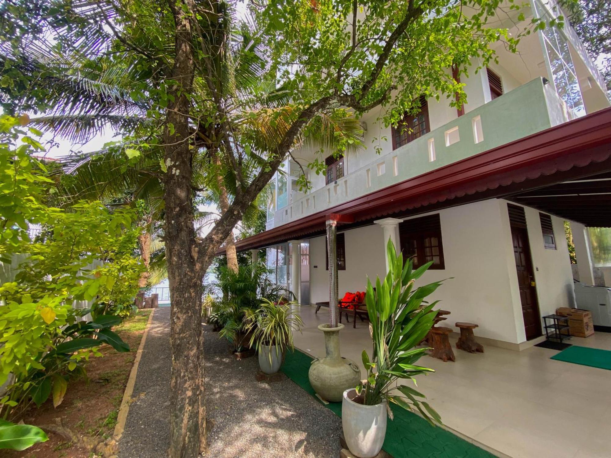 Villa Araliya Hikkaduwa Buitenkant foto